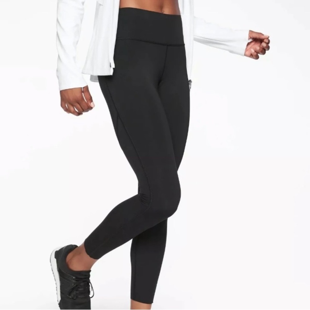 Pristine Athleta Challenge 7/8 Leggings Black High Rise Zip Pocket Size Large - Picture 1 of 10